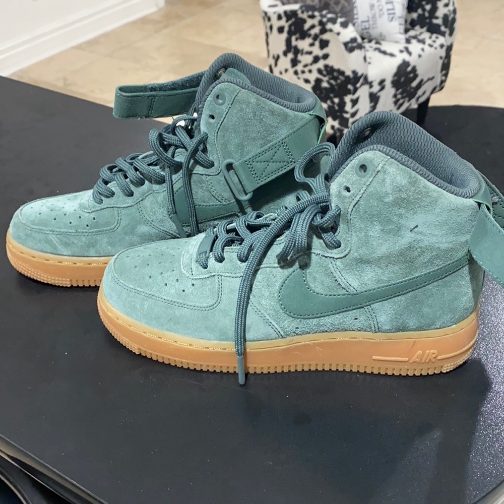 AIR FORCE 1 HIGH 07 LV8 SUEDE 'VINTAGE GREEN'